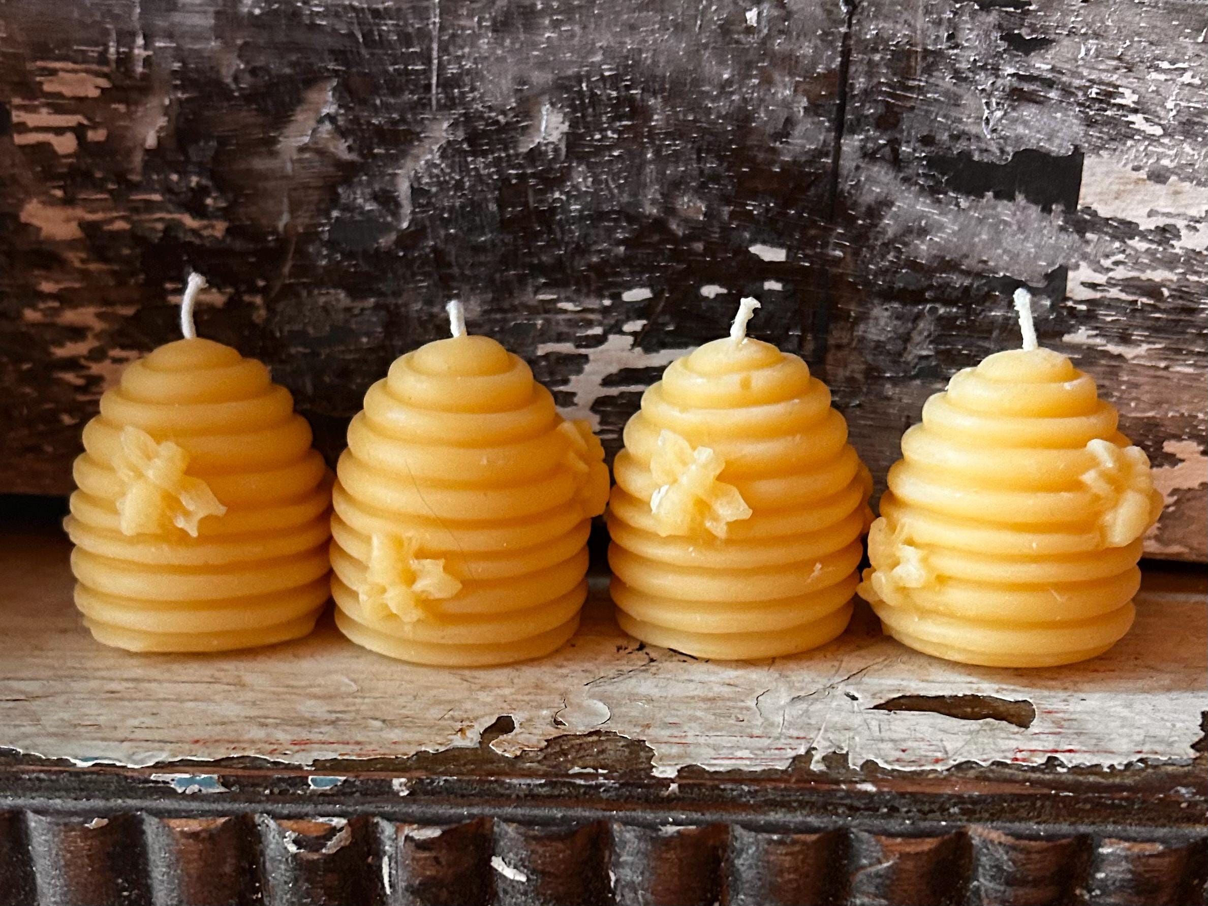 Hand-Poured Canadian Beeswax Candle Set – Honeycomb & Bee Designs (Natural Honey Aroma)