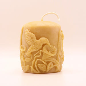 Hummingbird in flight Candle - Pioneer Spirit